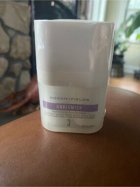 Rodan + Fields Unblemish White with Purple Accent